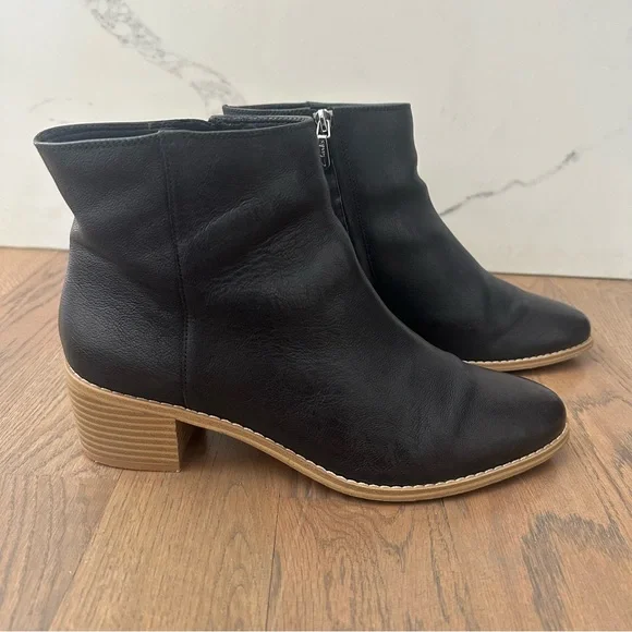 Clarks Breccan Myth Block Heel Leather Zip Ankle Boot in Black 9.5 M / 40.5 EU